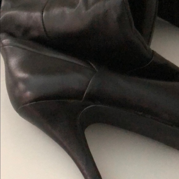GUESS GENUINE LEATHER OVER THE KNEE HEELED BOOTS - Picture 8 of 8